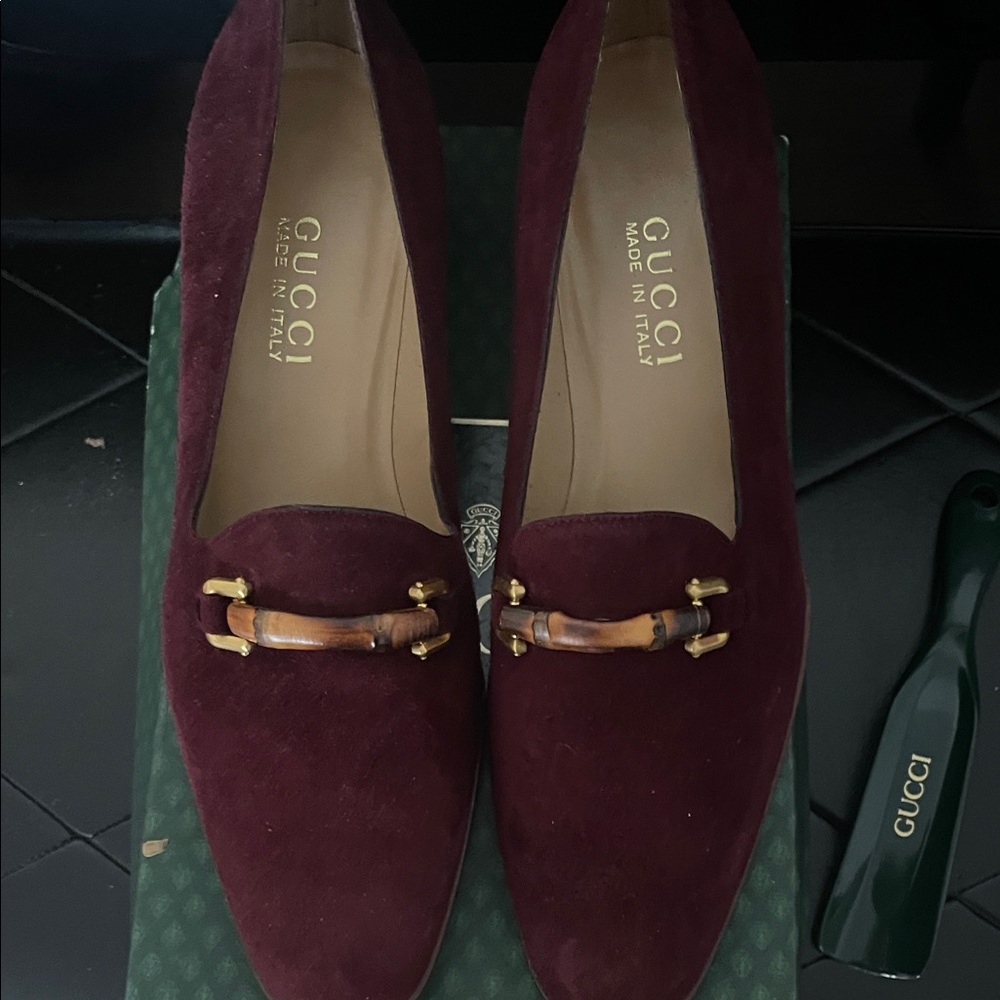 Gucci Women's Deep Burgundy Loafers size 39 1/2 or 8 1/2 classic and timeless